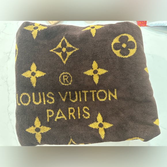 Louis Vuitton monogram beach Towel - Picture 2 of 6